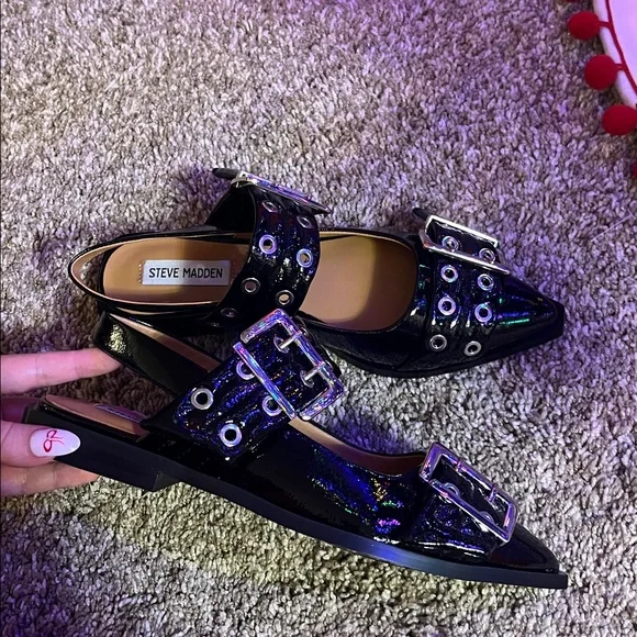 Steve Madden Black Patent Graya Buckle Flat Pointed Toe - Picture 3 of 4